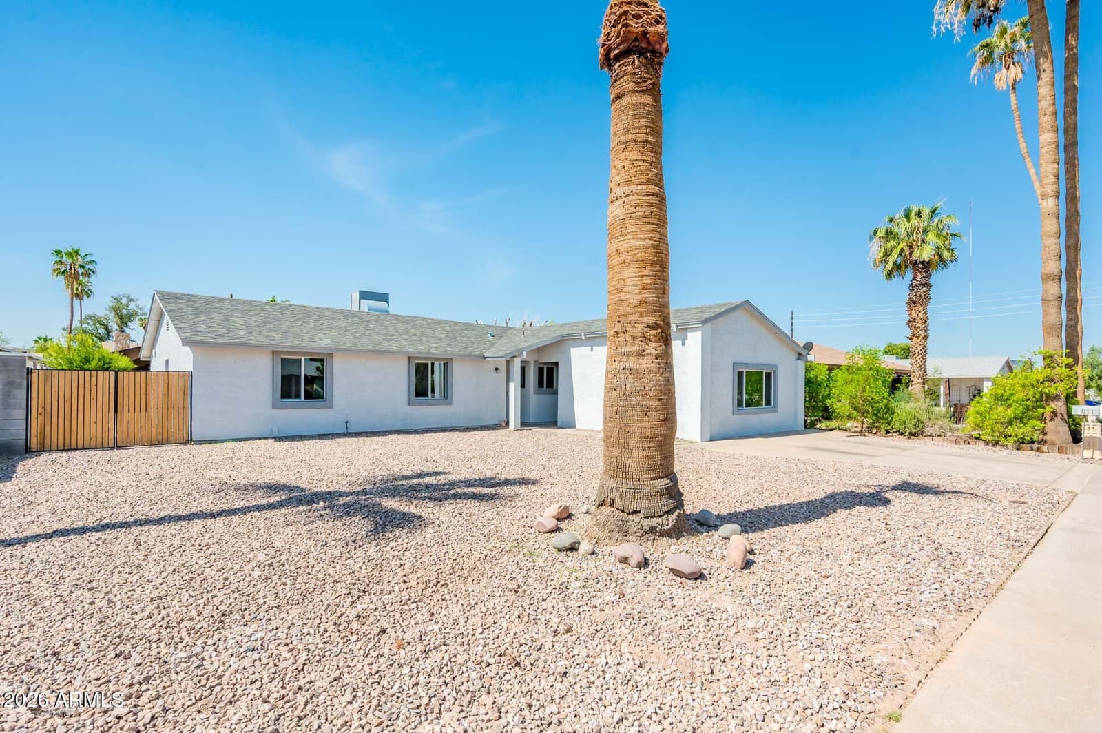 4031 E Nancy Lane, Phoenix, AZ 85042 — photo 4 of 40