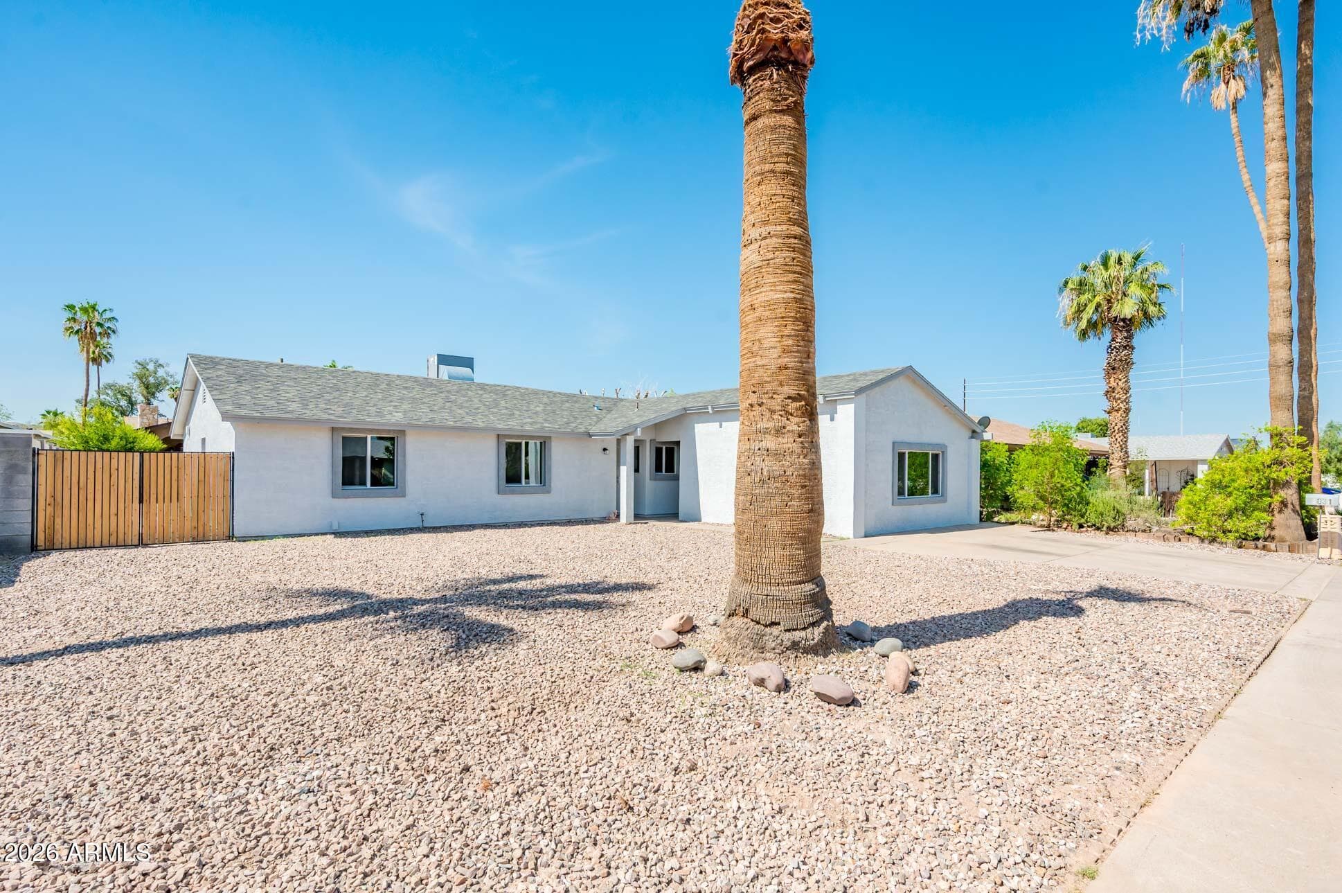4031 E Nancy Lane, Phoenix, AZ 85042 — photo 4 of 40