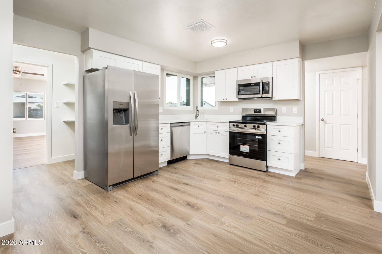 4031 E Nancy Lane, Phoenix, AZ 85042 — photo 13 of 40
