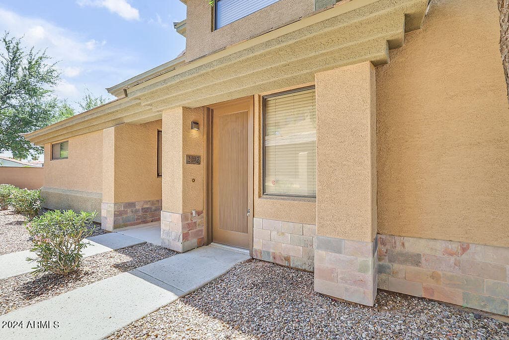 705 W QUEEN CREEK Road 2192, Chandler, AZ 85248 — photo 3 of 33