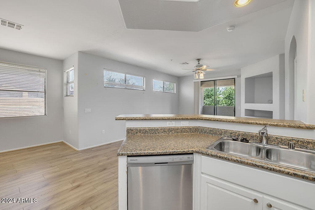 705 W QUEEN CREEK Road 2192, Chandler, AZ 85248 — photo 14 of 33