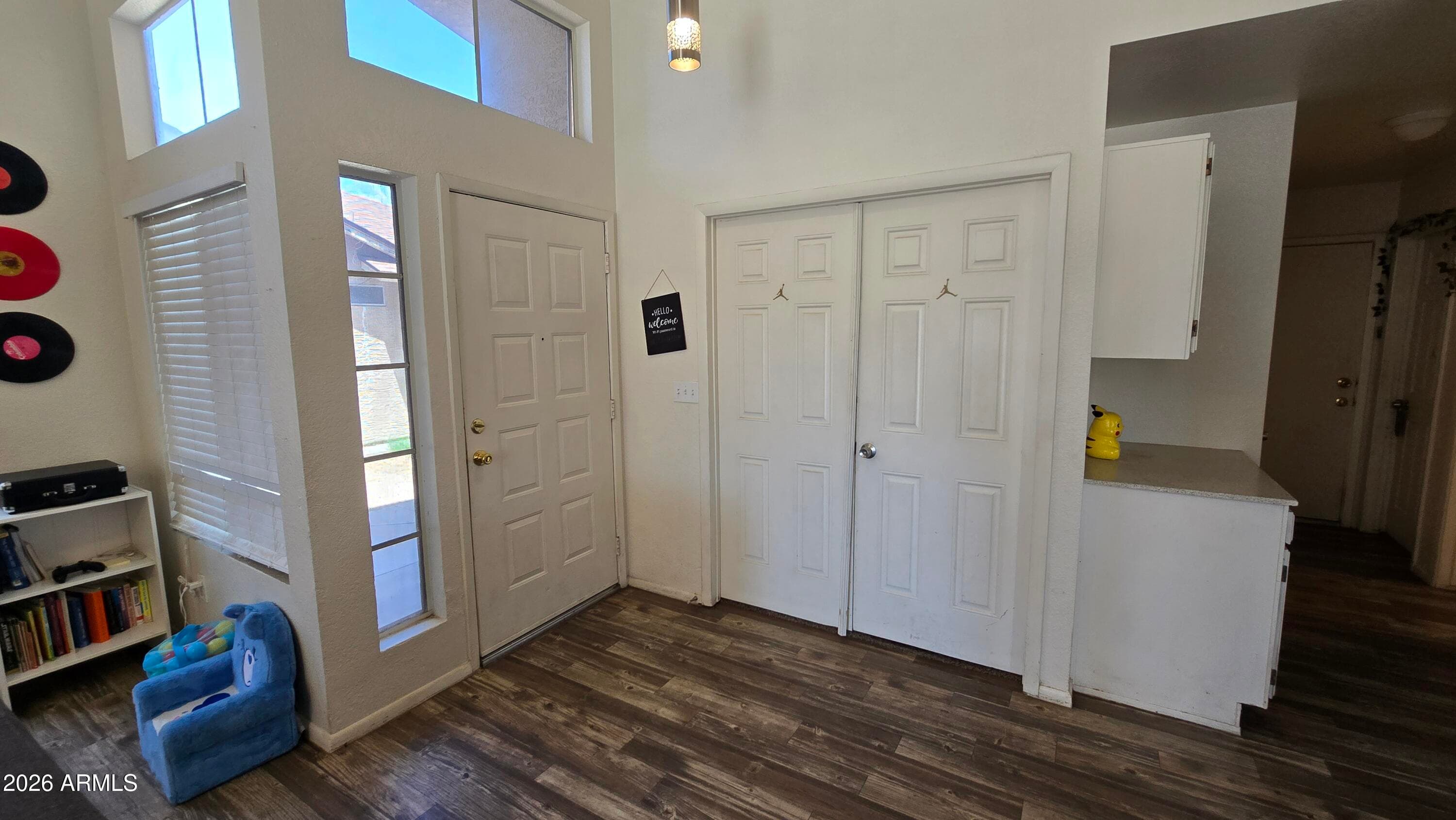 6826 S 17TH Way, Phoenix, AZ 85042 — photo 8 of 17