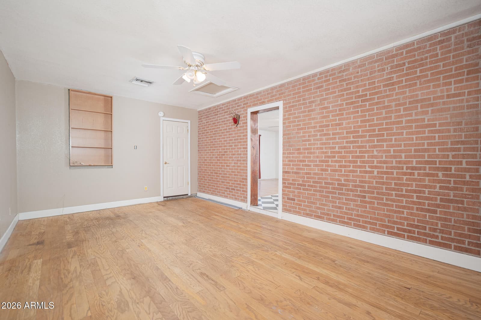 2919 W MANDALAY Lane, Phoenix, AZ 85053 — photo 10 of 32