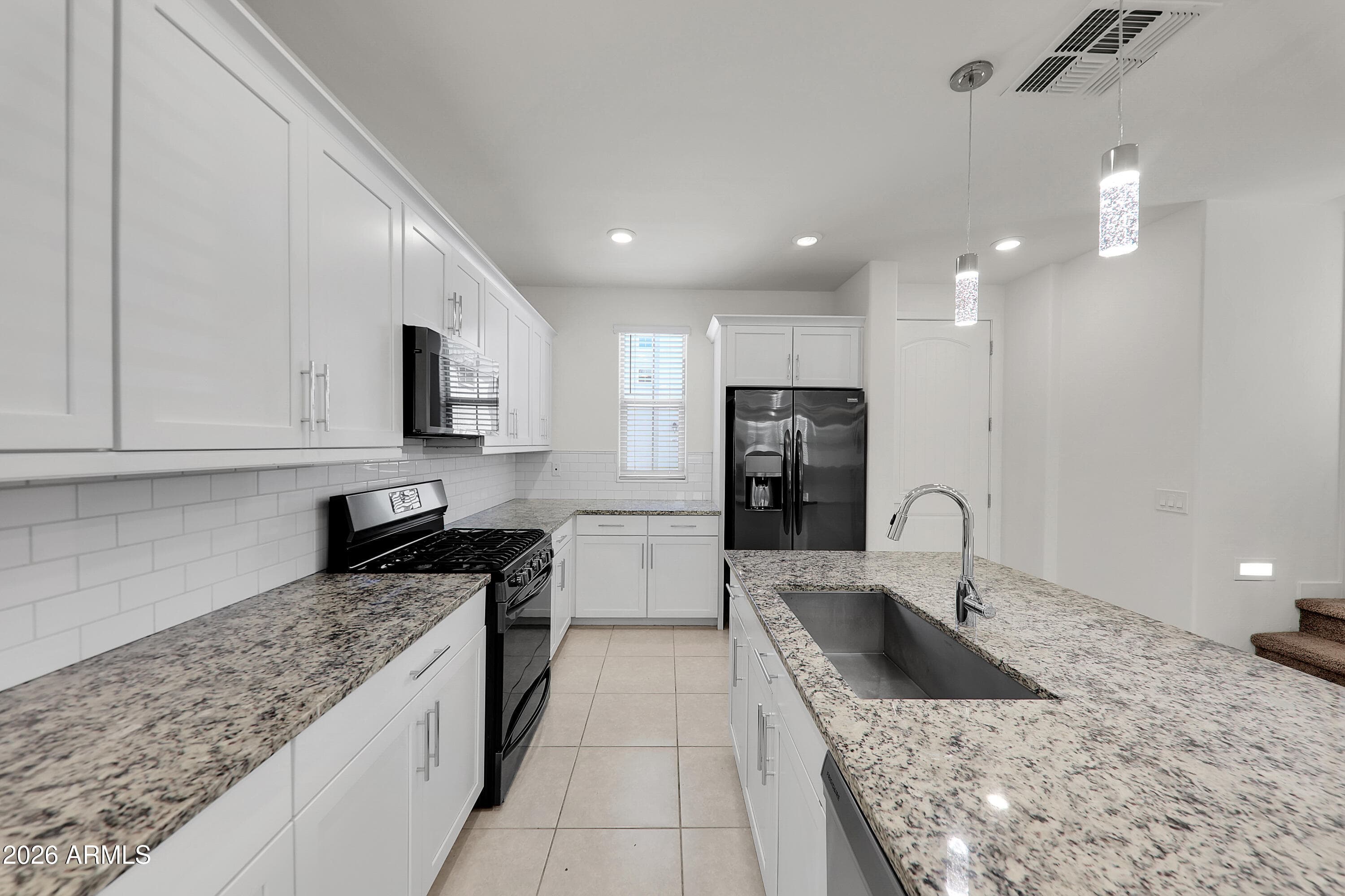 683 N ABALONE Drive, Gilbert, AZ 85233 — photo 8 of 39