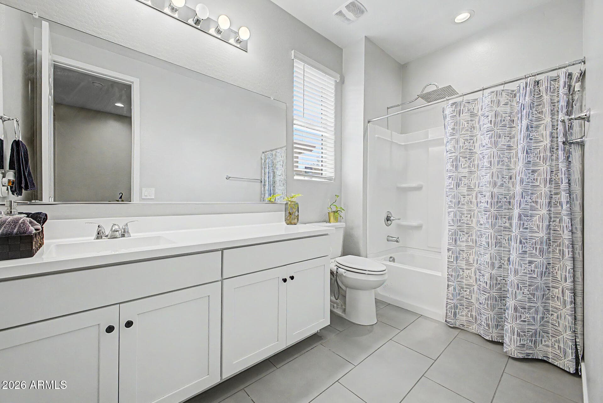 433 E SPIRIT Trail, Phoenix, AZ 85042 — photo 28 of 33