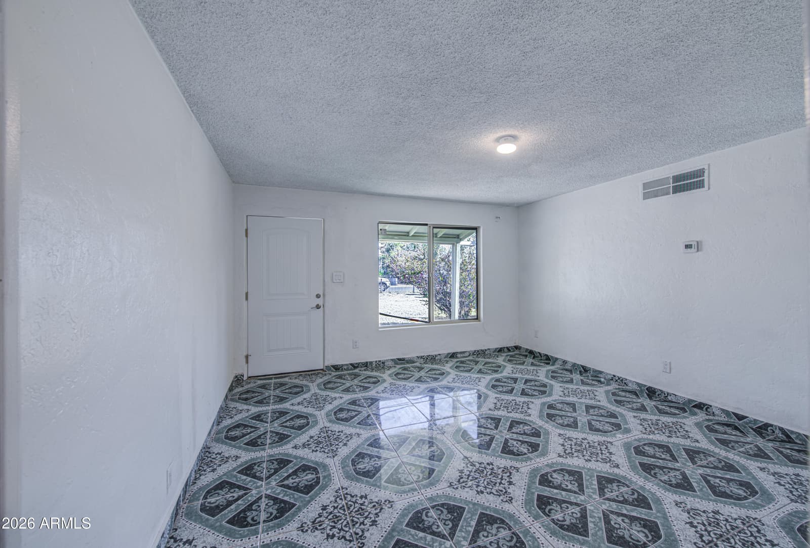 3204 W MONTE VISTA Road, Phoenix, AZ 85009 — photo 6 of 42