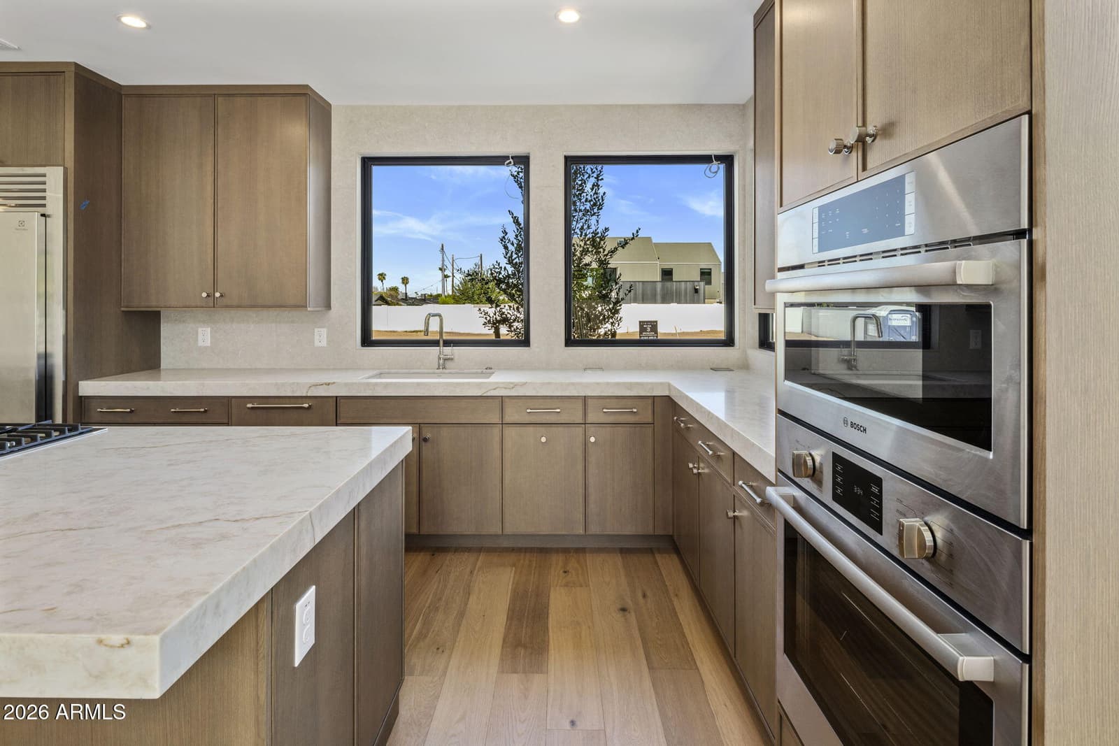 5929 N 14TH Street, Phoenix, AZ 85014 — photo 8 of 47