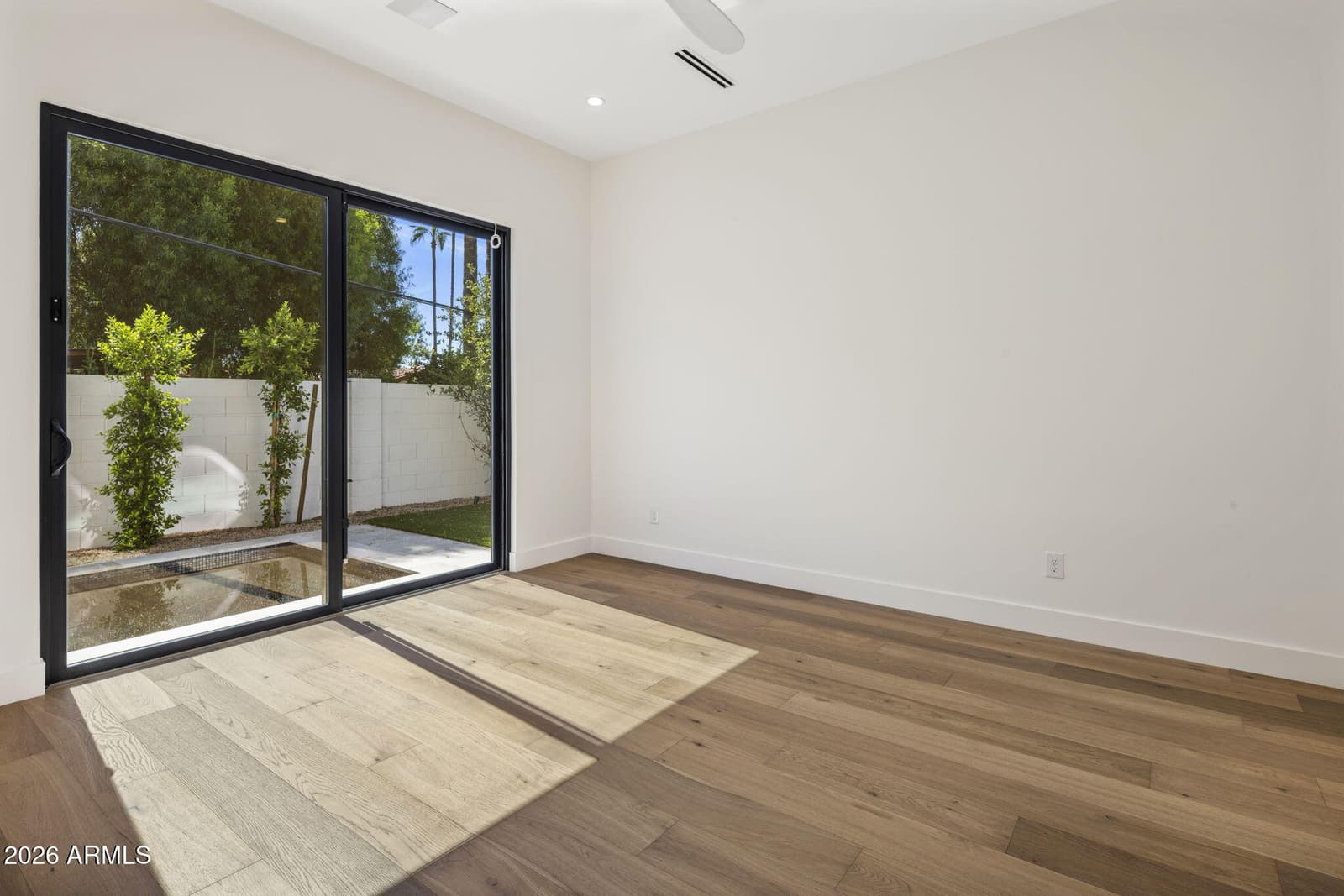 5929 N 14TH Street, Phoenix, AZ 85014 — photo 16 of 47