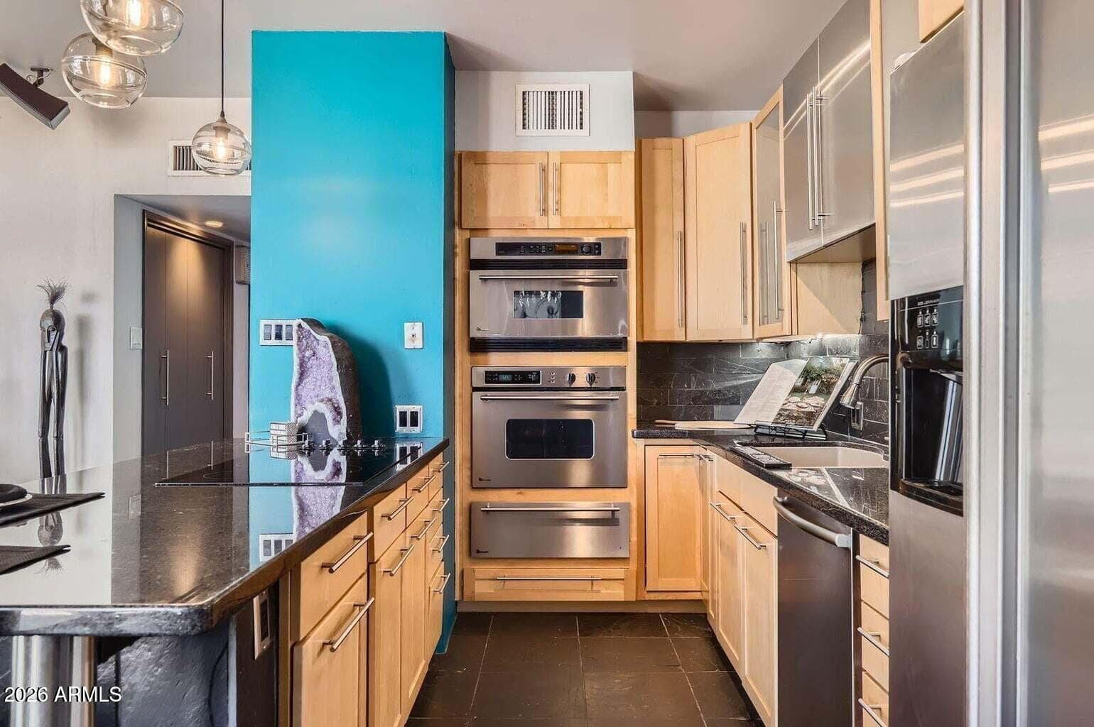207 W CLARENDON Avenue G18, Phoenix, AZ 85013 — photo 5 of 26