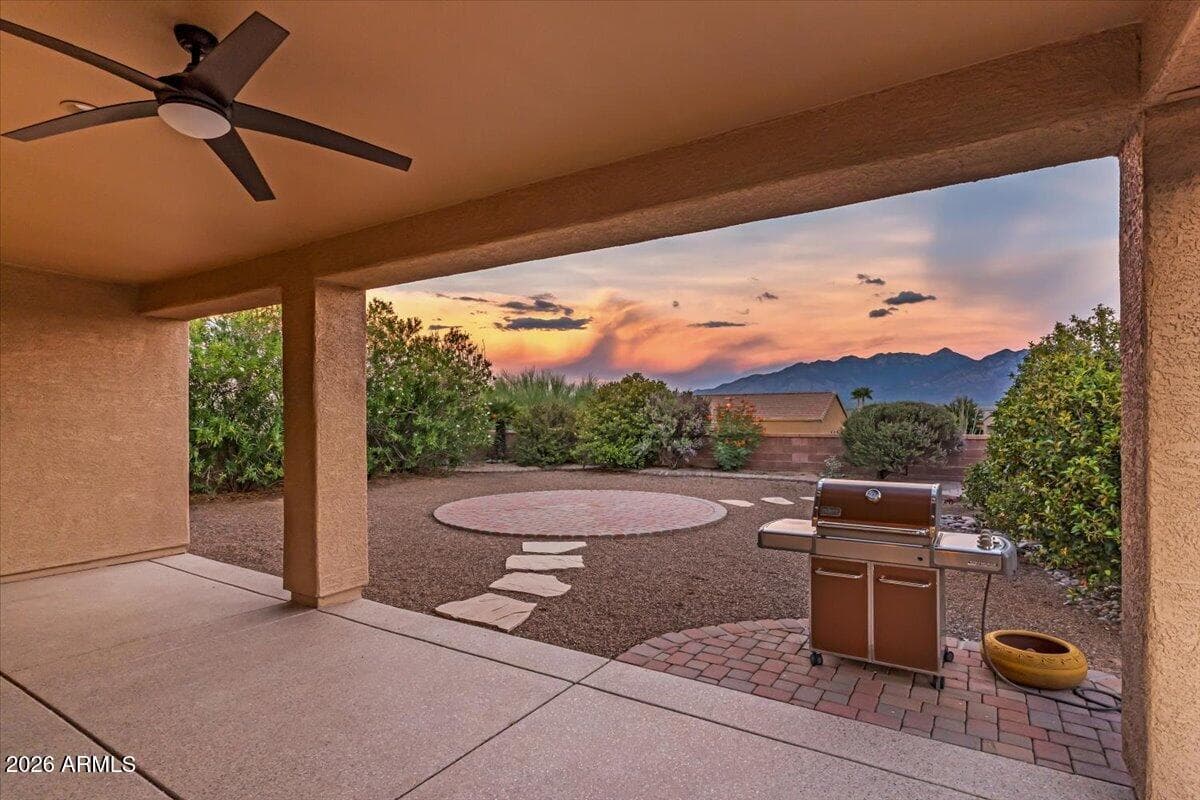 5957 S MEADOW HILLS Loop, Green Valley, AZ 85622 — photo 9 of 93