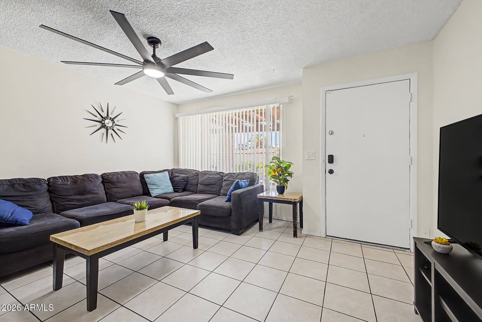 6957 W SAN JUAN Avenue, Glendale, AZ 85303 — photo 6 of 35
