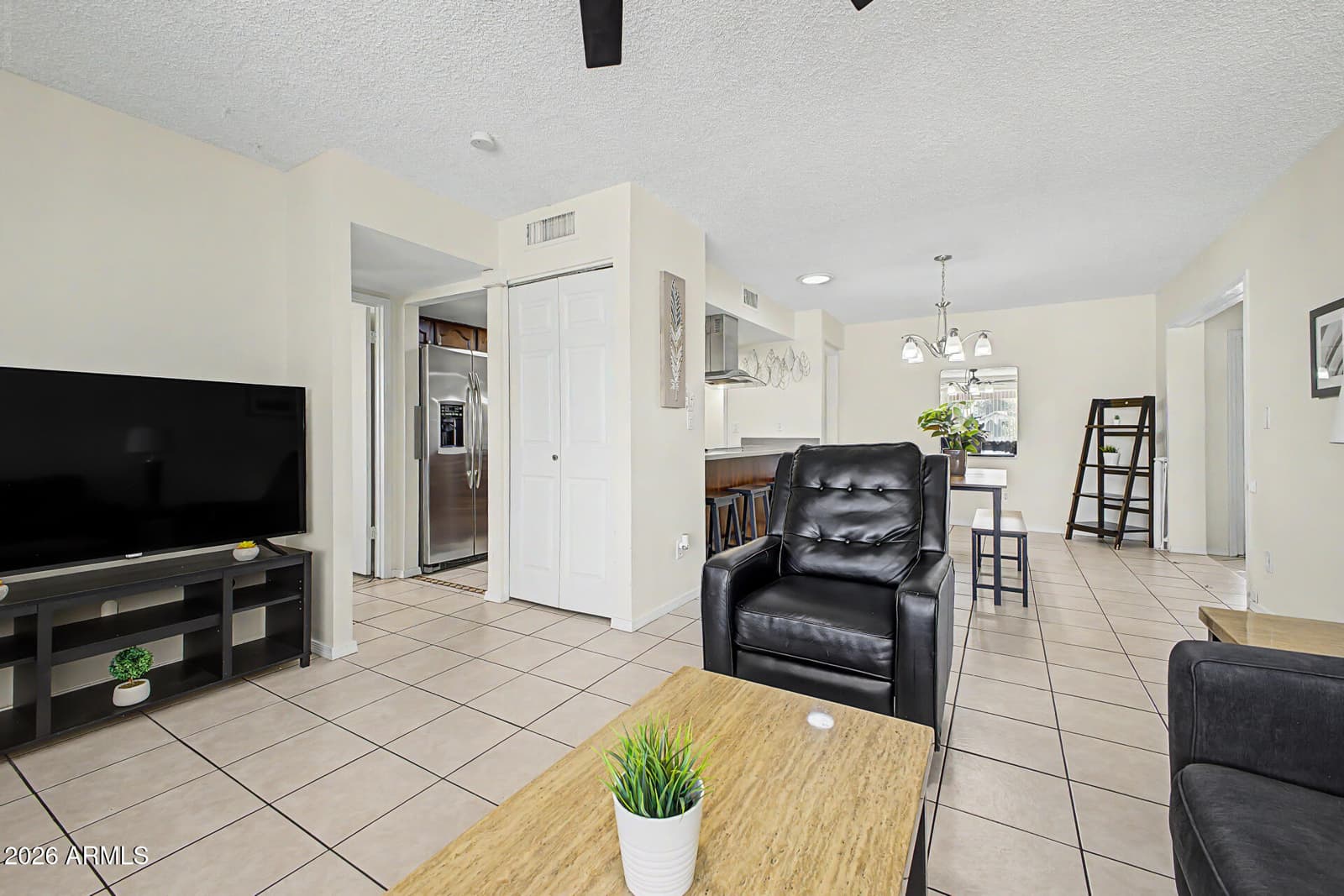6957 W SAN JUAN Avenue, Glendale, AZ 85303 — photo 9 of 35
