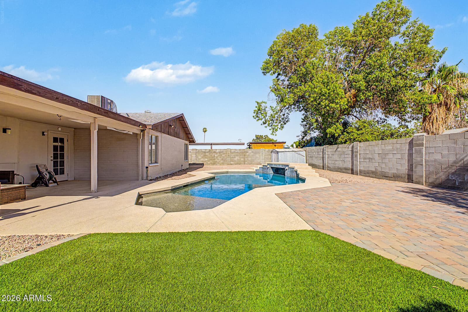 6957 W SAN JUAN Avenue, Glendale, AZ 85303