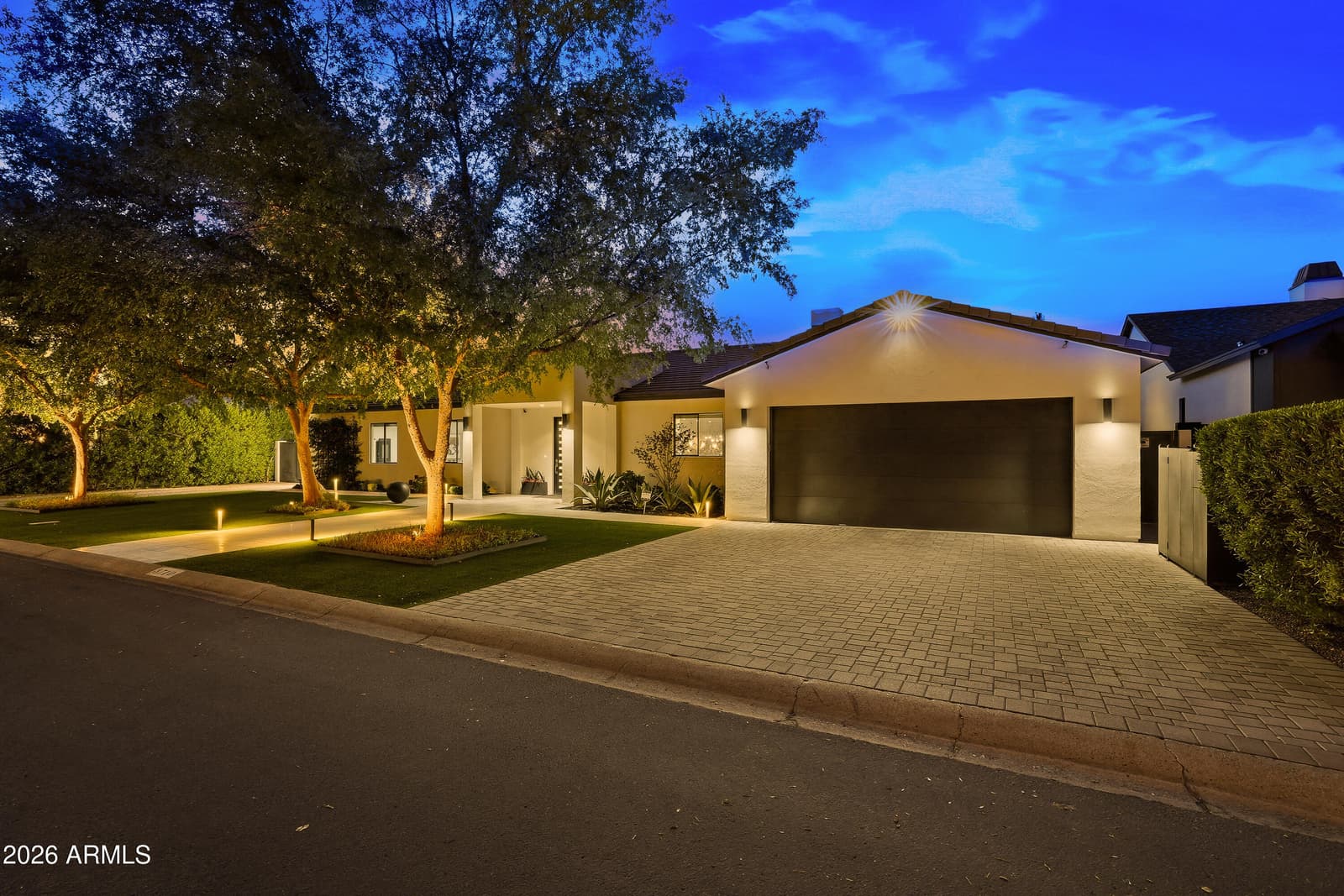 3710 E HAZELWOOD Street, Phoenix, AZ 85018 — photo 48 of 81