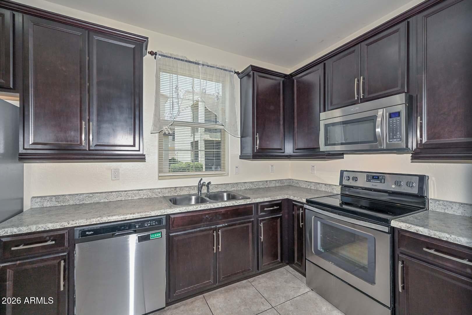 17732 W MANDALAY Lane, Surprise, AZ 85388 — photo 6 of 45