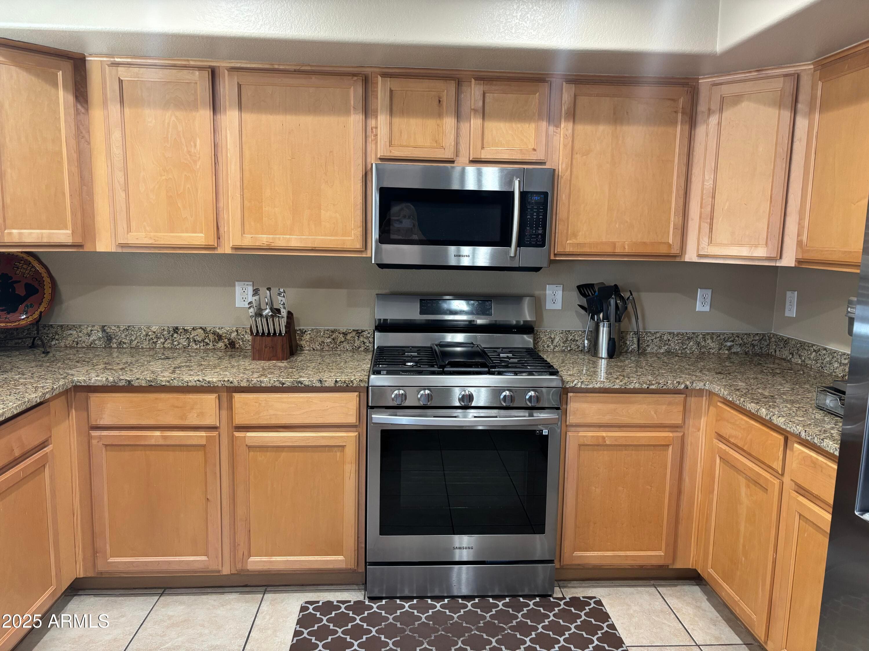 2411 W LUCIA Drive, Phoenix, AZ 85085 — photo 8 of 60