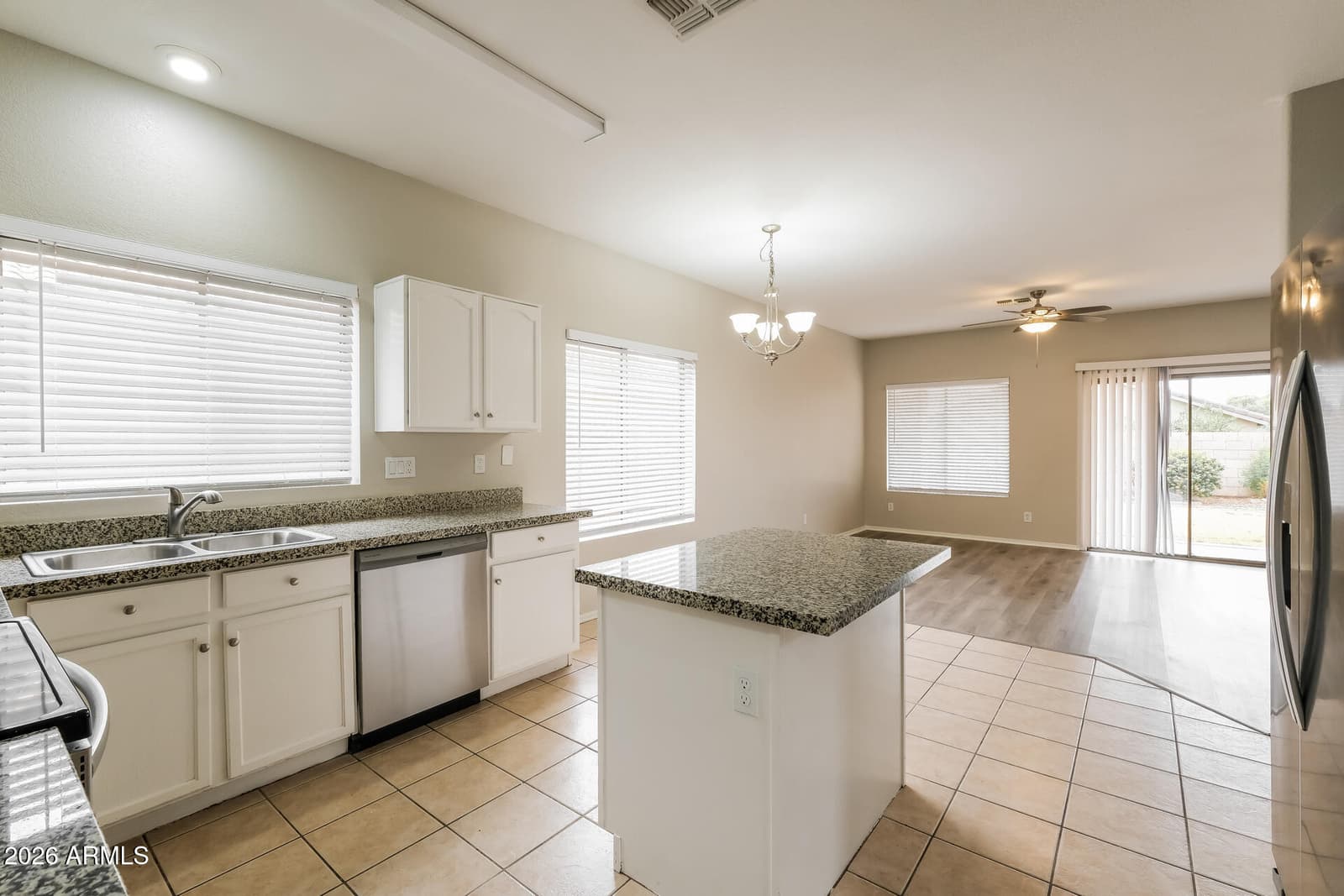 6419 W WHYMAN Avenue, Phoenix, AZ 85043 — photo 8 of 22