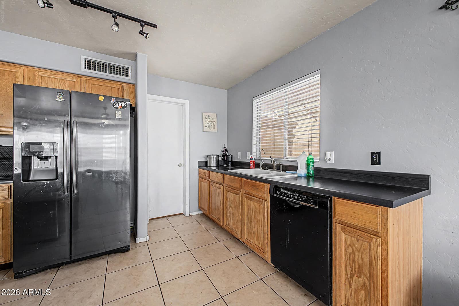 2722 W JASPER Avenue, Apache Junction, AZ 85120 — photo 10 of 33