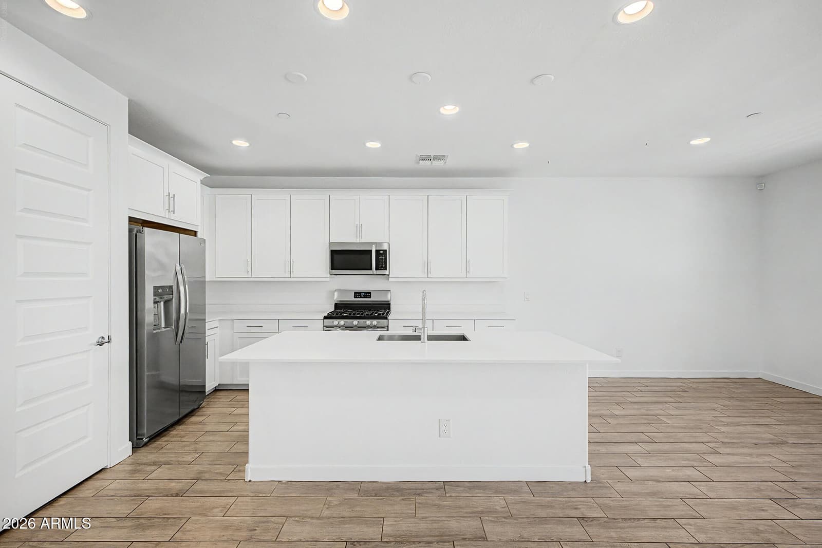 670 S OWL Drive, Gilbert, AZ 85296 — photo 15 of 56