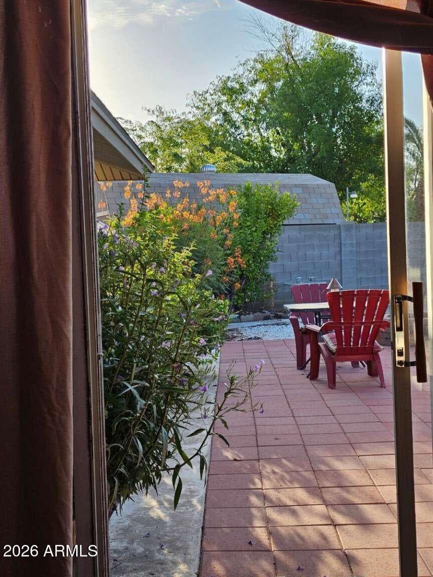 821 N SPUR Circle, Mesa, AZ 85203 — photo 5 of 54