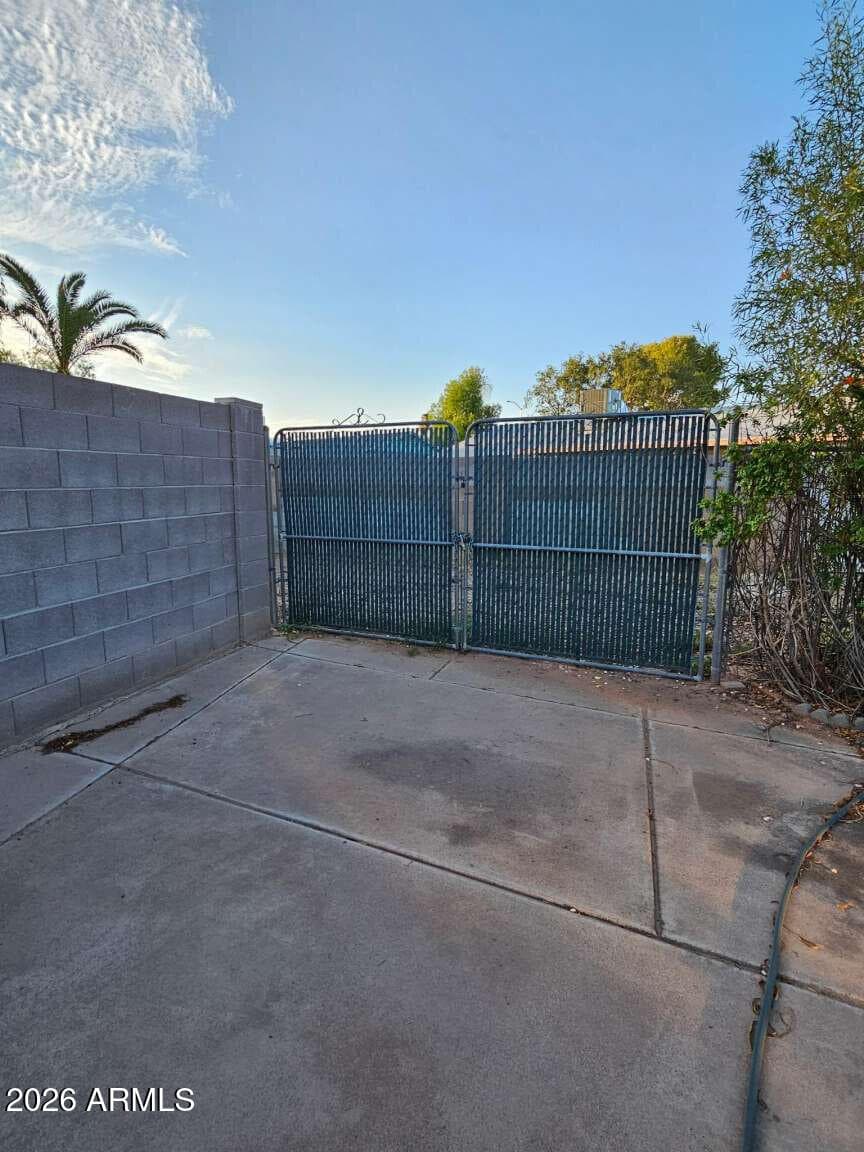 821 N SPUR Circle, Mesa, AZ 85203 — photo 6 of 54