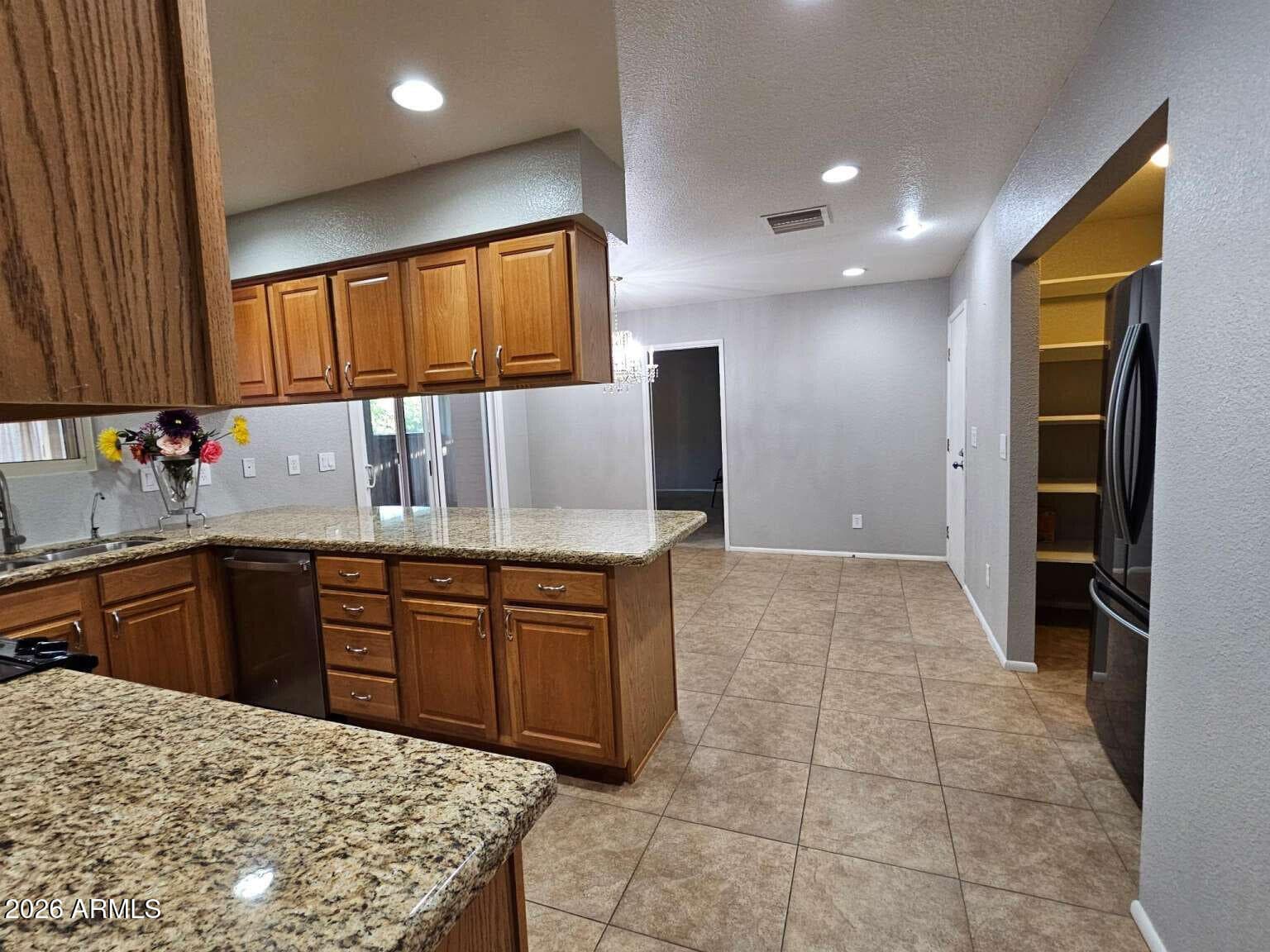 821 N SPUR Circle, Mesa, AZ 85203 — photo 13 of 54