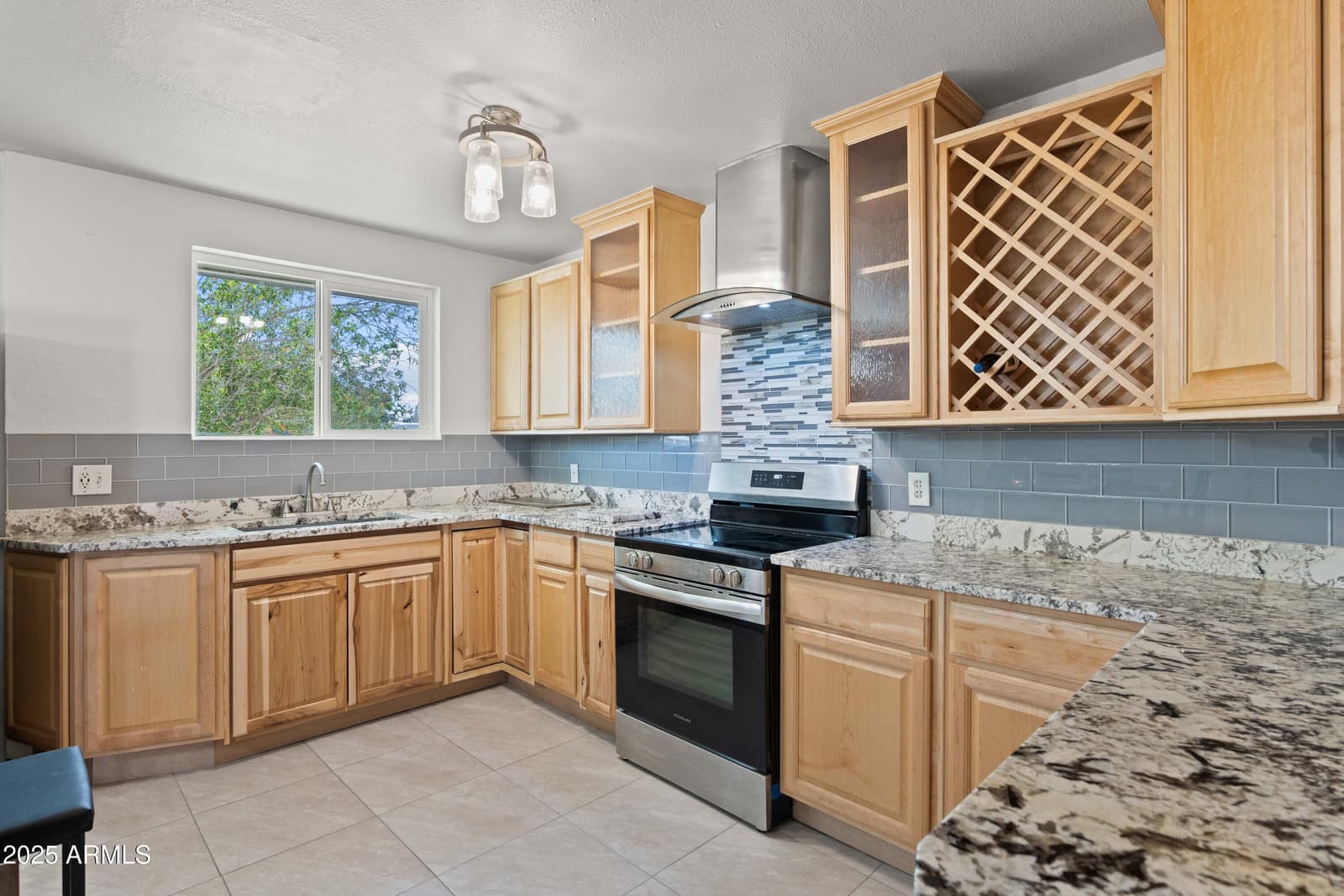 5802 N 61ST Drive, Glendale, AZ 85301 — photo 5 of 19