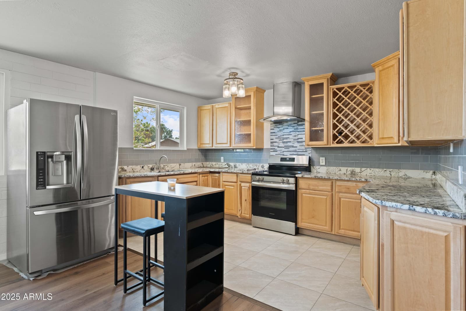 5802 N 61ST Drive, Glendale, AZ 85301 — photo 7 of 19