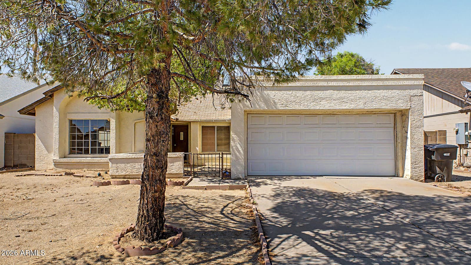818 W ORAIBI Drive, Phoenix, AZ 85027 — photo 2 of 24