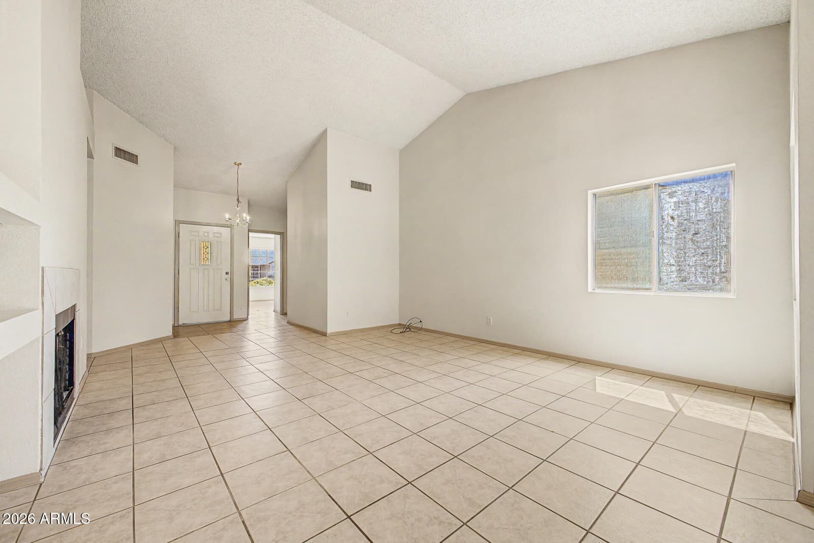 818 W ORAIBI Drive, Phoenix, AZ 85027 — photo 5 of 24
