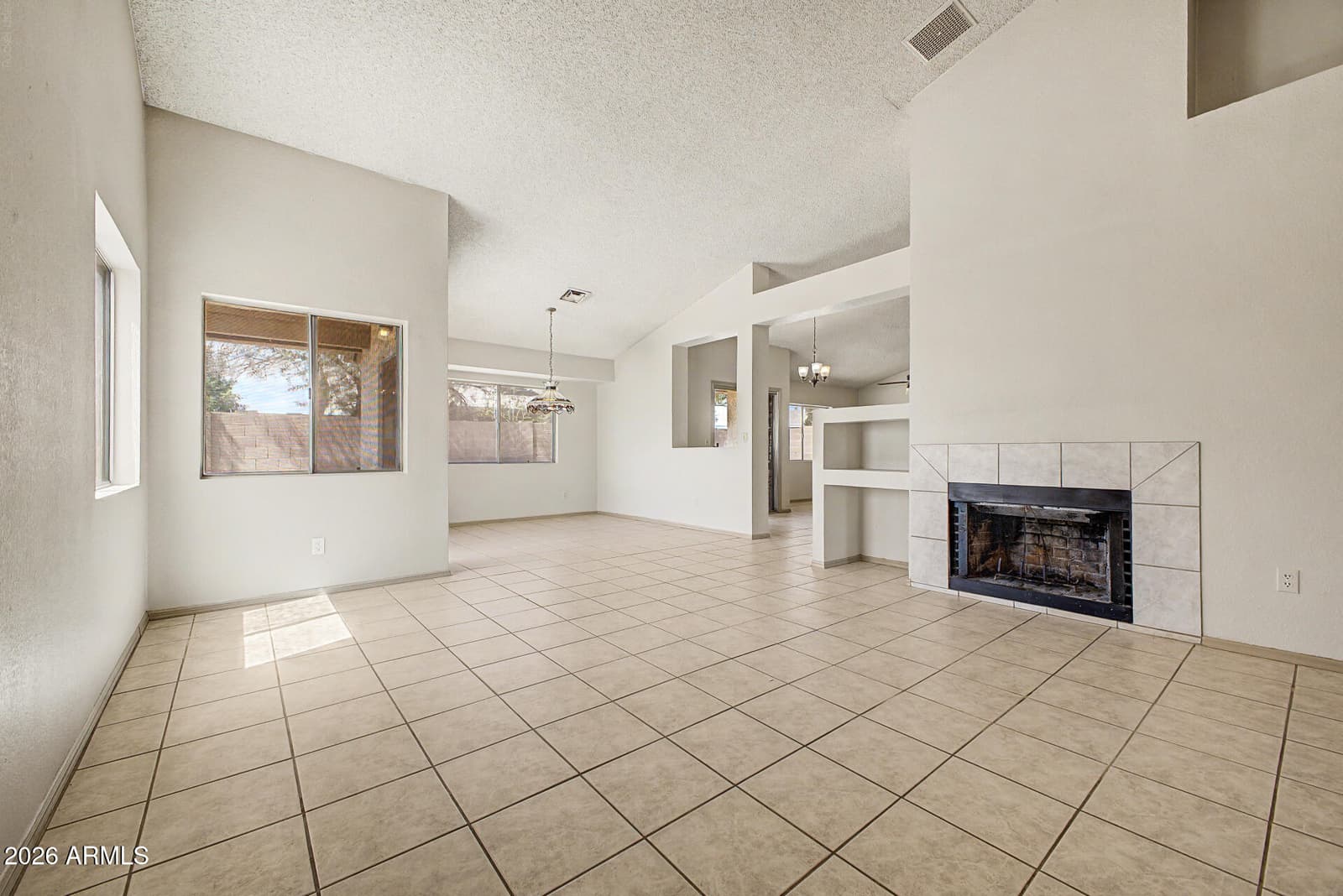 818 W ORAIBI Drive, Phoenix, AZ 85027 — photo 6 of 24