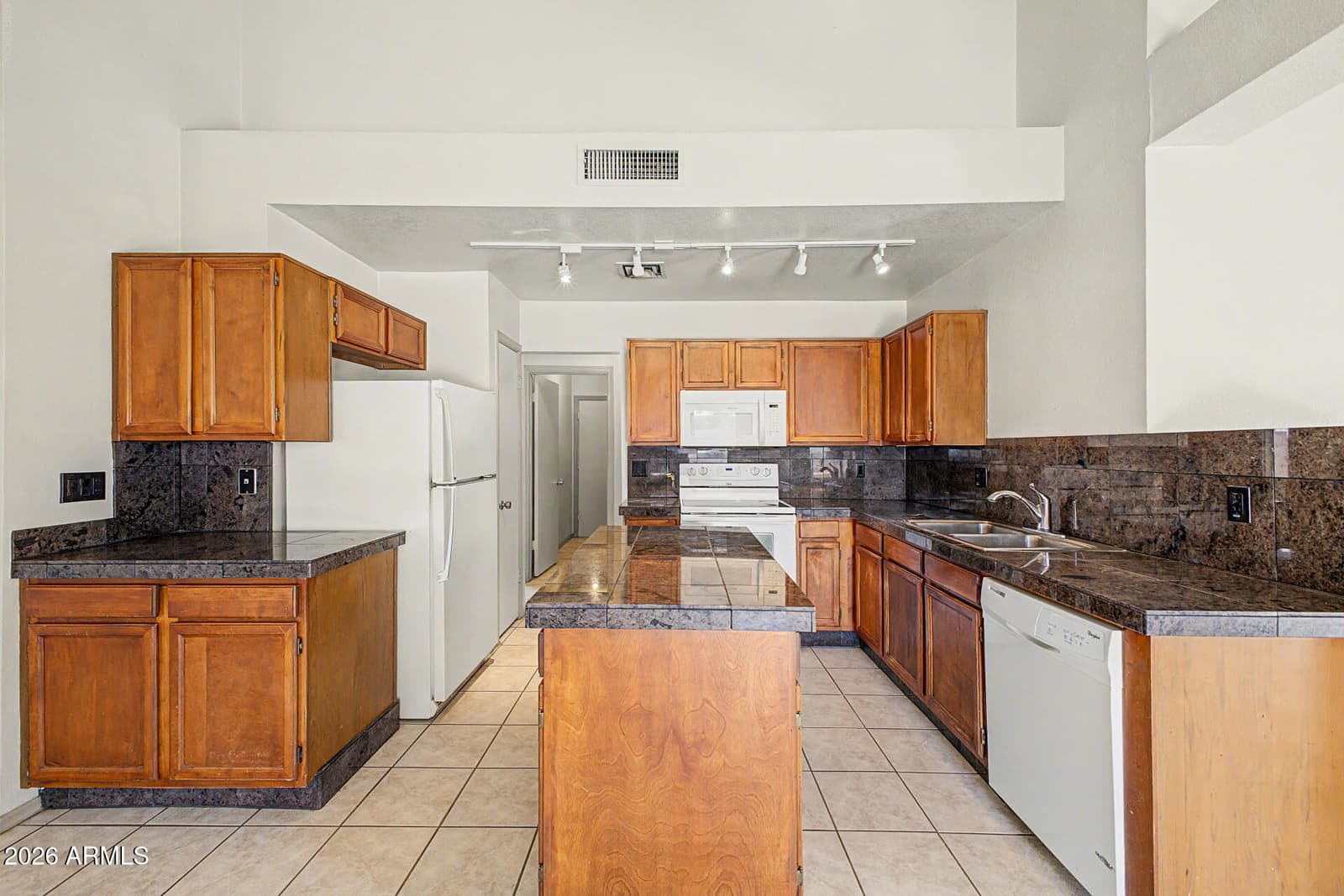 818 W ORAIBI Drive, Phoenix, AZ 85027 — photo 8 of 24