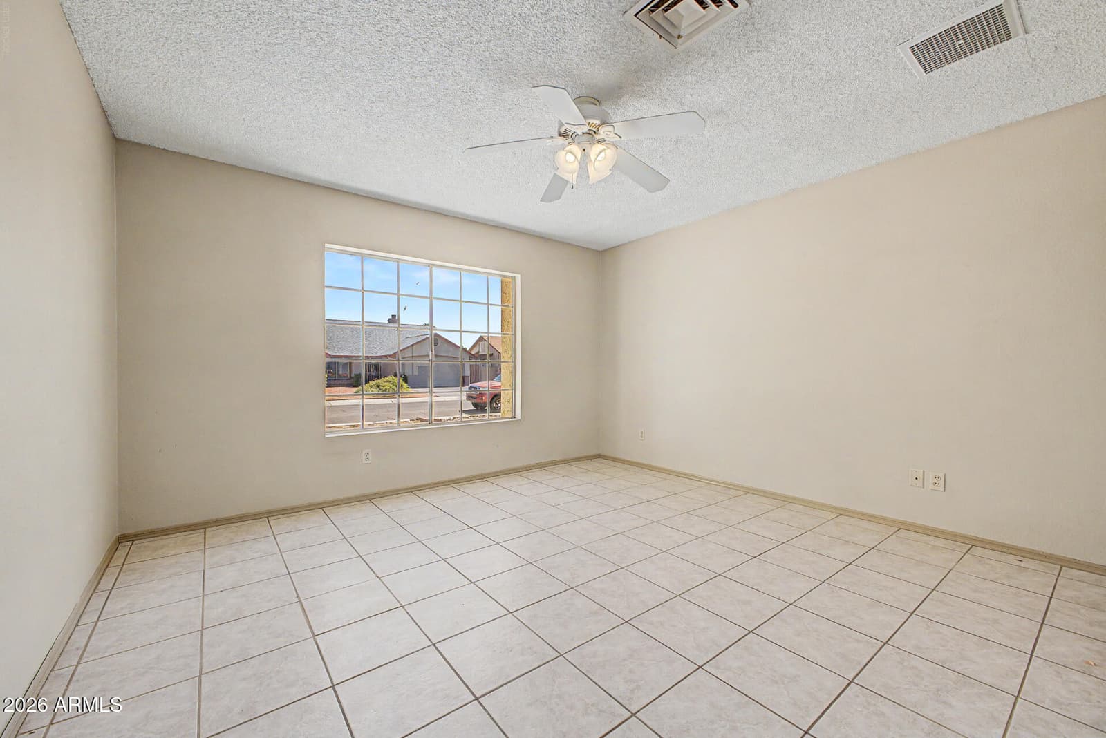 818 W ORAIBI Drive, Phoenix, AZ 85027 — photo 11 of 24