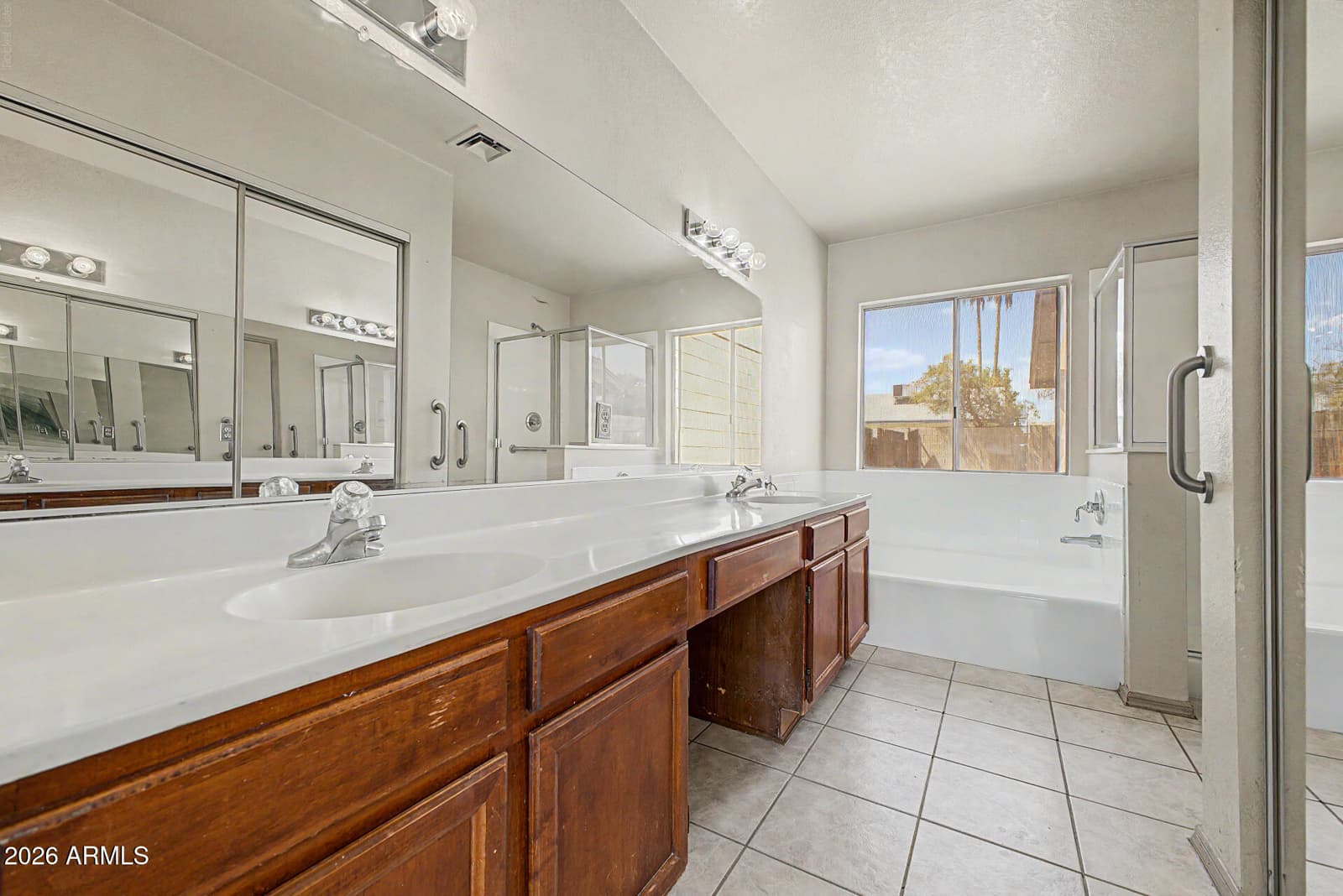 818 W ORAIBI Drive, Phoenix, AZ 85027 — photo 13 of 24