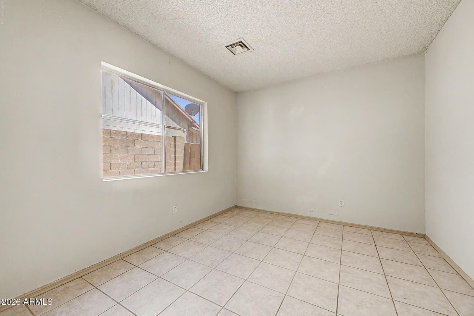818 W ORAIBI Drive, Phoenix, AZ 85027 — photo 15 of 24