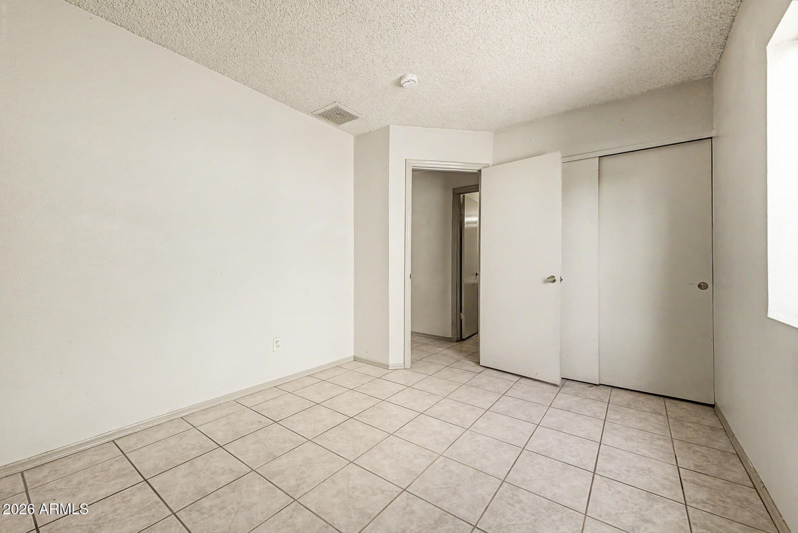 818 W ORAIBI Drive, Phoenix, AZ 85027 — photo 16 of 24