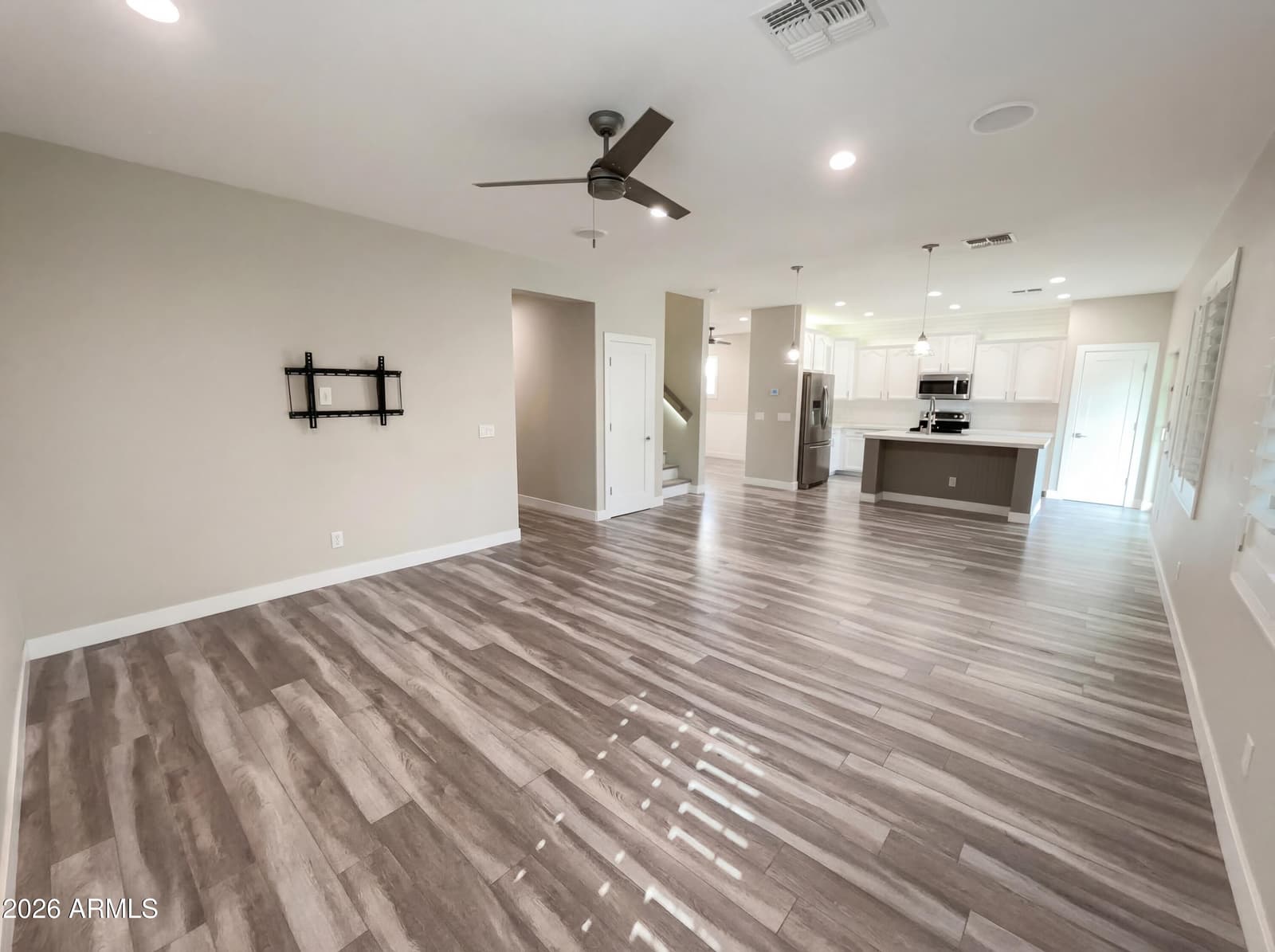 1099 E SOURWOOD Drive, Gilbert, AZ 85298 — photo 9 of 29