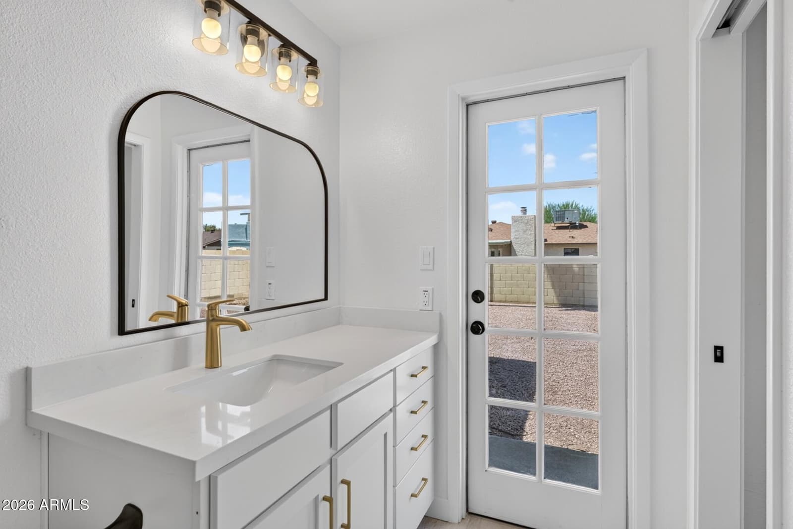 1252 W Kilarea Avenue, Mesa, AZ 85202 — photo 10 of 48
