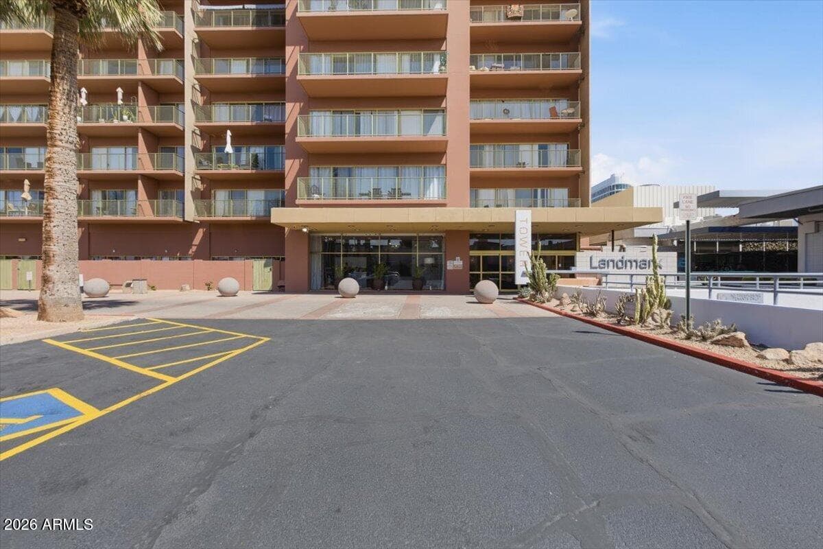 4750 N CENTRAL Avenue F14, Phoenix, AZ 85012 — photo 2 of 44