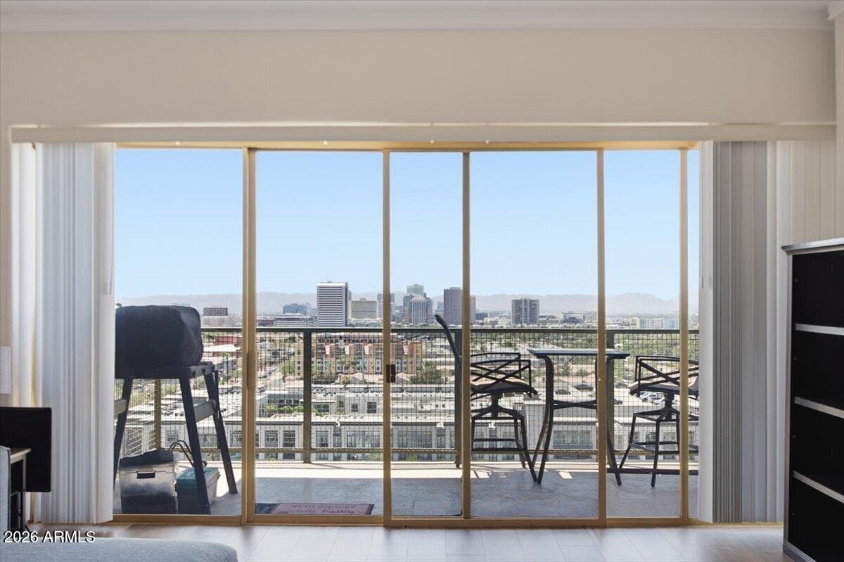 4750 N CENTRAL Avenue F14, Phoenix, AZ 85012 — photo 15 of 44