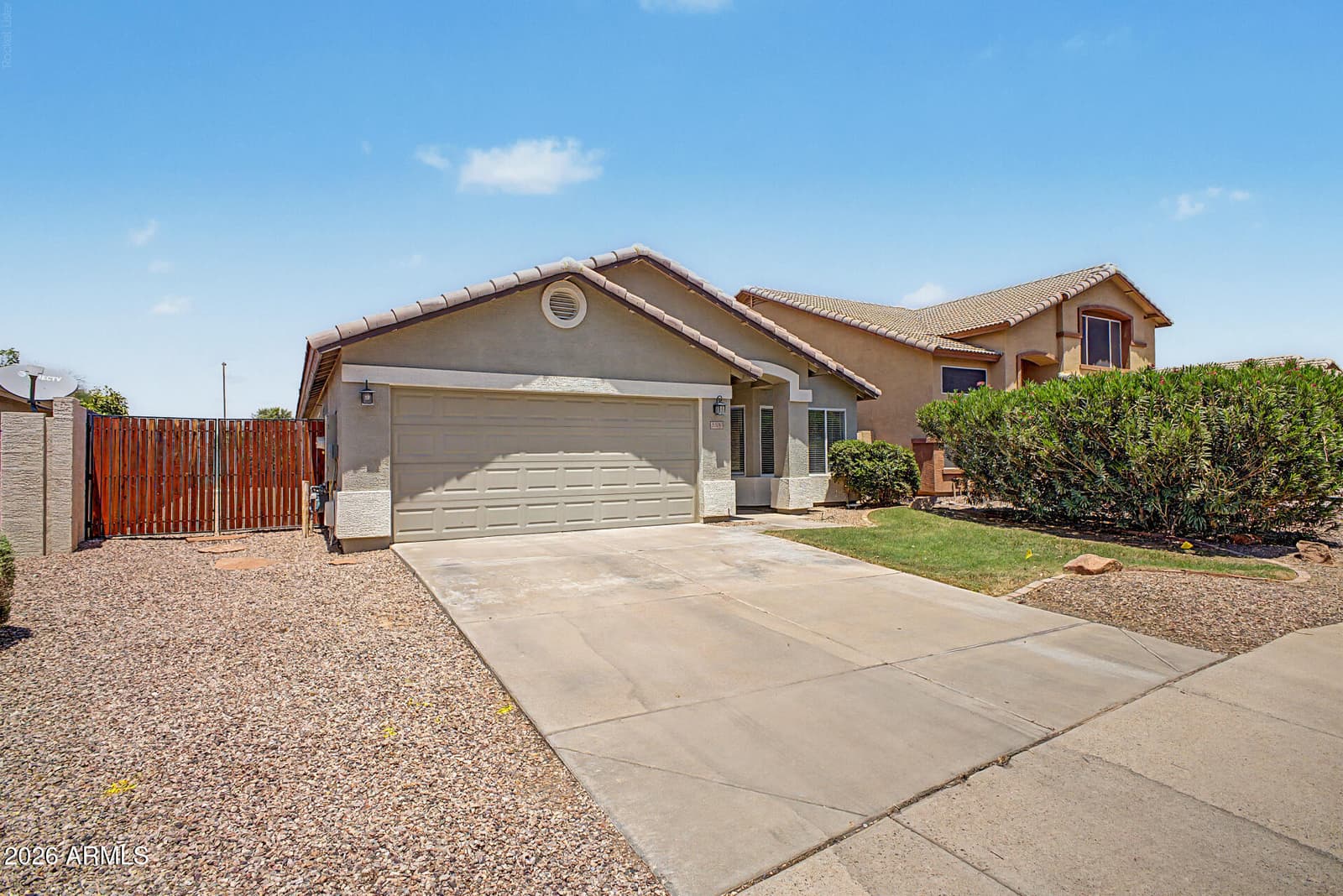 3900 E TREMAINE Avenue, Gilbert, AZ 85234 — photo 3 of 27
