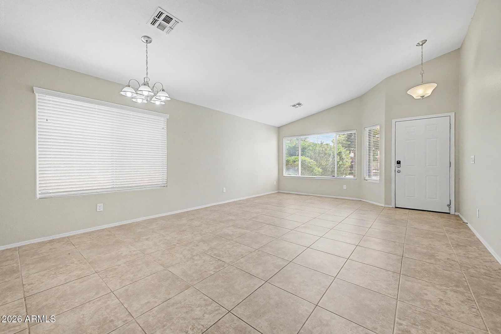3900 E TREMAINE Avenue, Gilbert, AZ 85234 — photo 5 of 27
