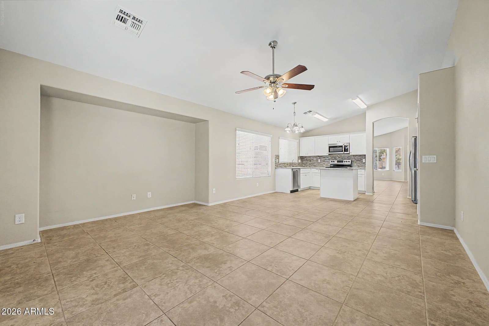 3900 E TREMAINE Avenue, Gilbert, AZ 85234 — photo 8 of 27