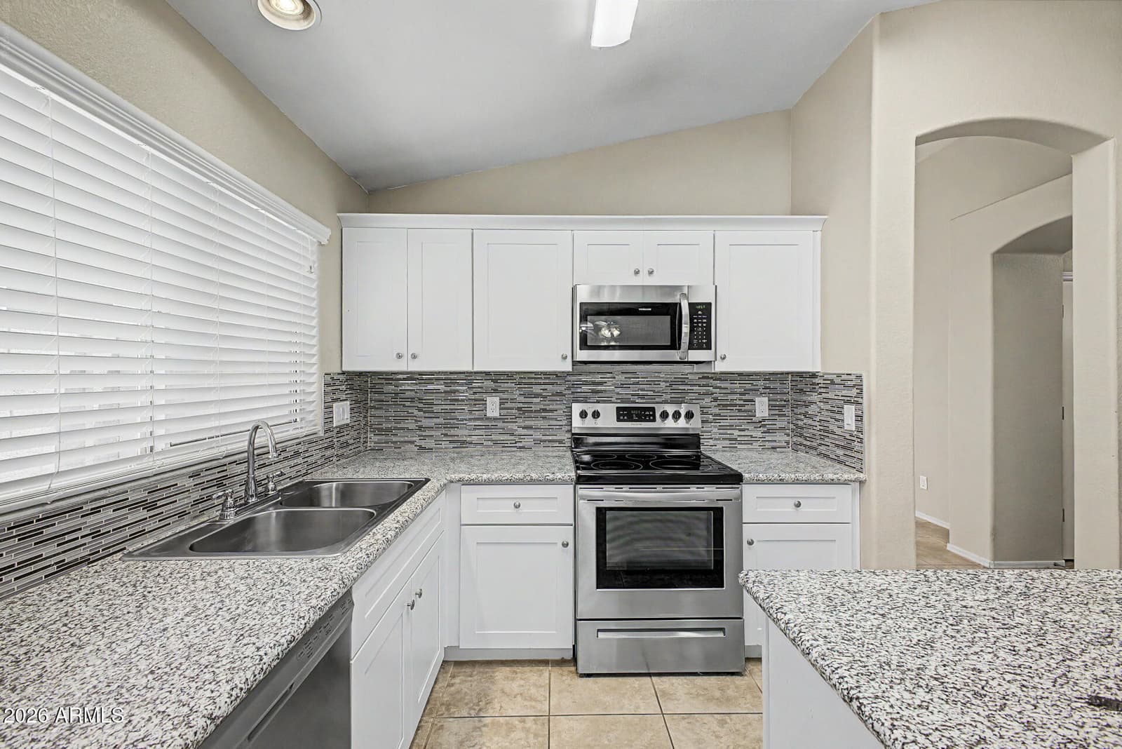 3900 E TREMAINE Avenue, Gilbert, AZ 85234 — photo 11 of 27