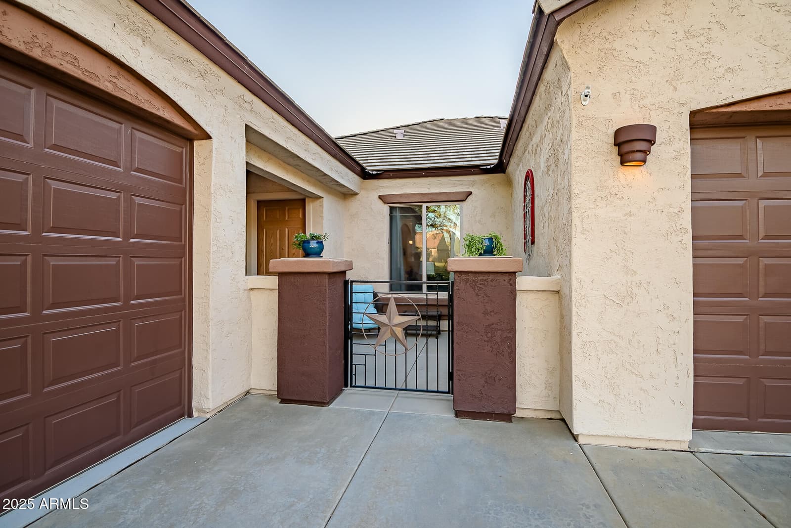 3423 W INSPIRATION Drive, Phoenix, AZ 85086 — photo 6 of 42