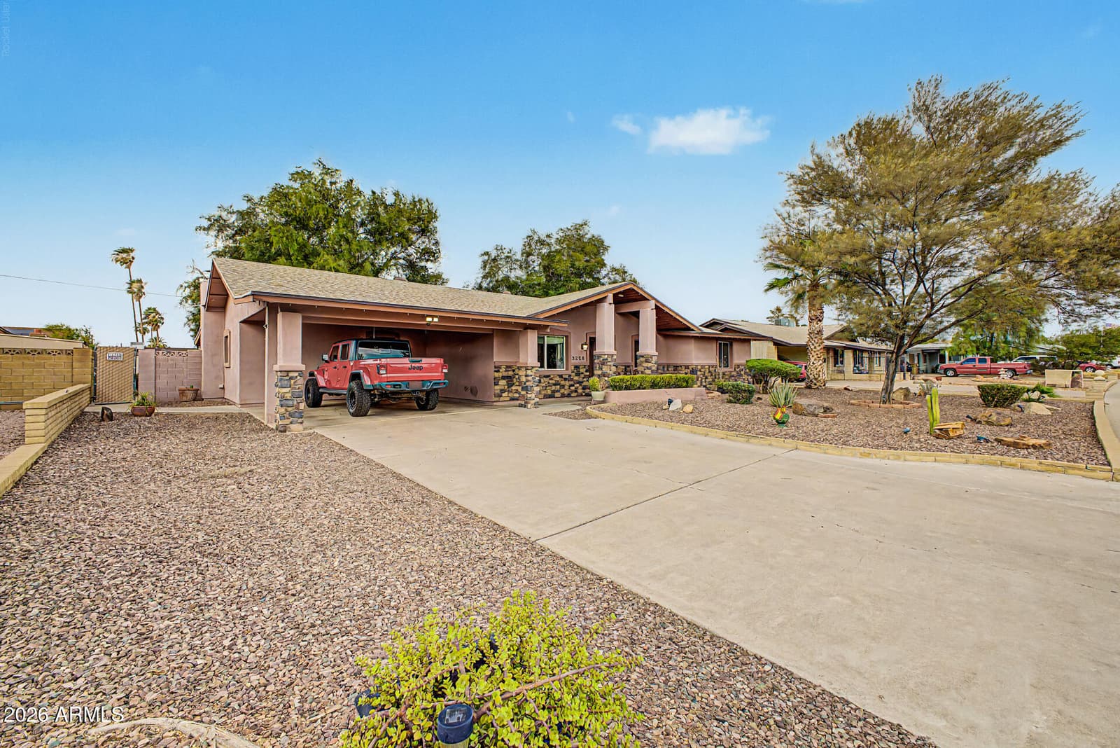 3228 W SUNNYSIDE Avenue, Phoenix, AZ 85029 — photo 3 of 37
