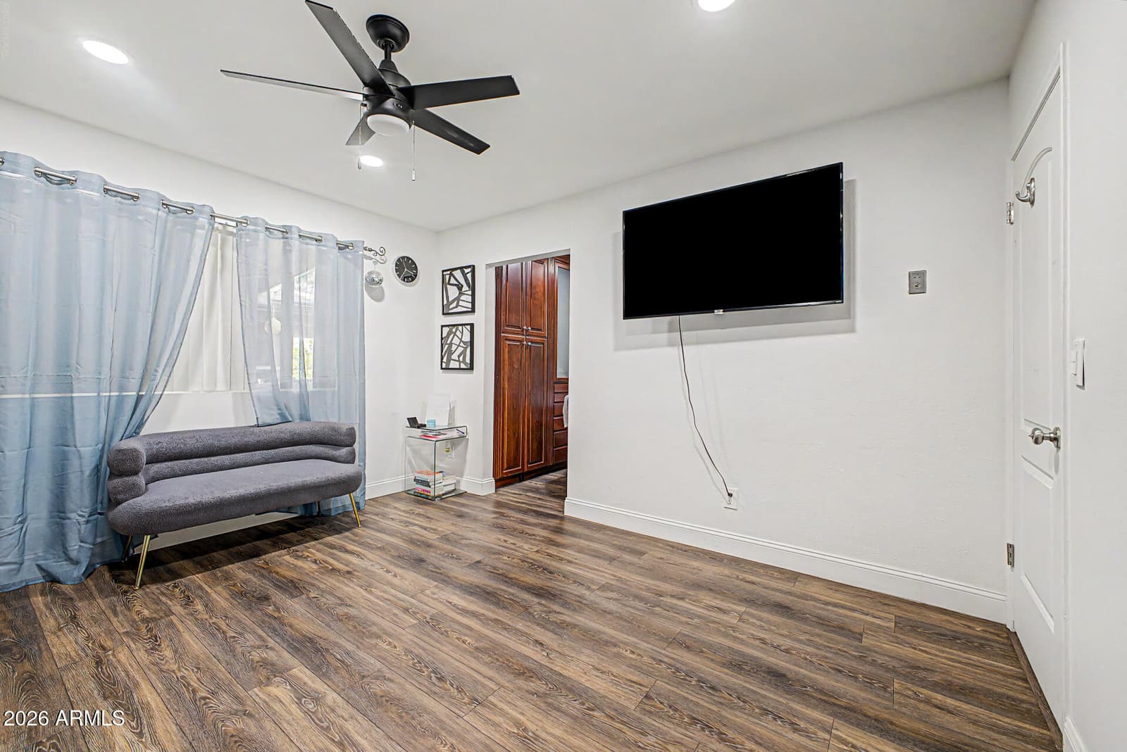 3228 W SUNNYSIDE Avenue, Phoenix, AZ 85029 — photo 17 of 37