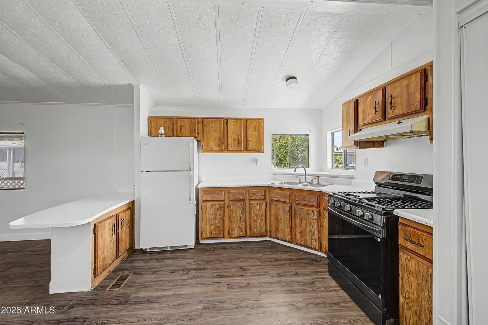 8595 N 71ST Avenue 94, Glendale, AZ 85301 — photo 11 of 27