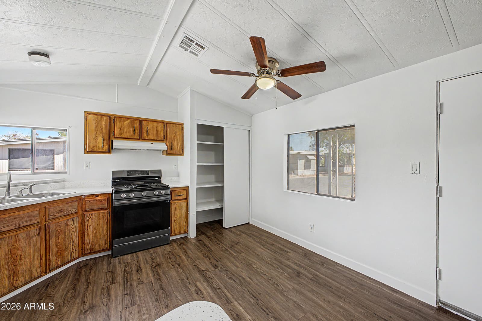 8595 N 71ST Avenue 94, Glendale, AZ 85301 — photo 13 of 27