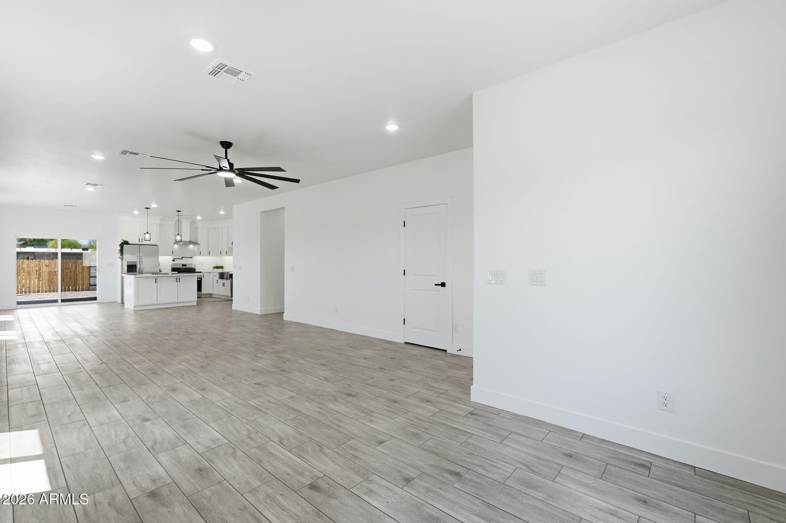 647 W DEWEY Avenue, Coolidge, AZ 85128 — photo 4 of 36